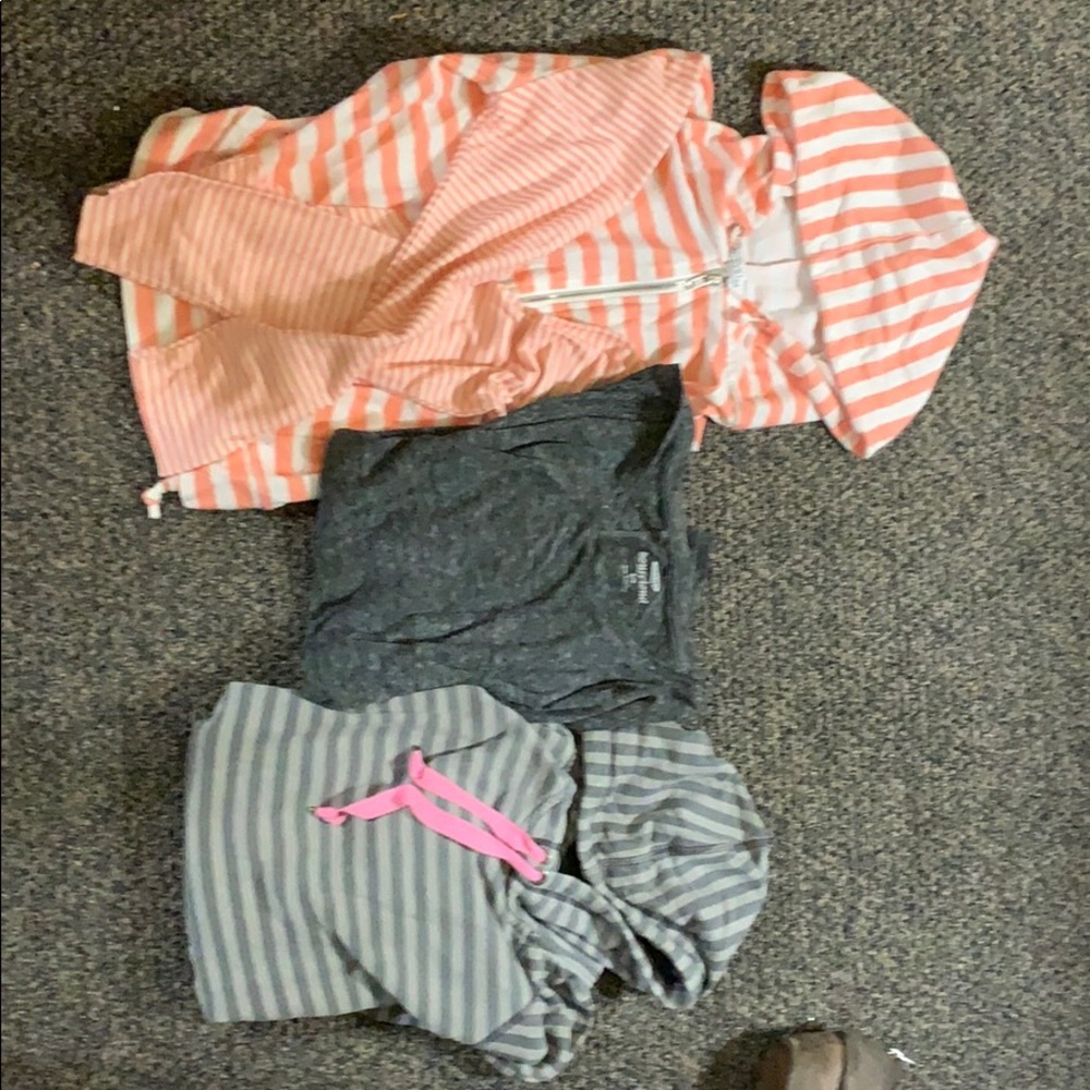 Sweatshirt bundle. Soft and fresh
